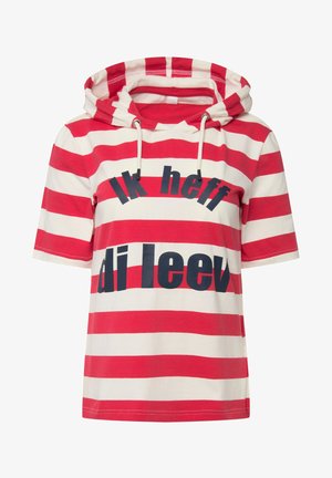 Rode en witte gestreepte hoodie met korte mouwen, voorzien van een kangoeroezak en vetgedrukte tekst "Ik heff di leev" in marineblauw.