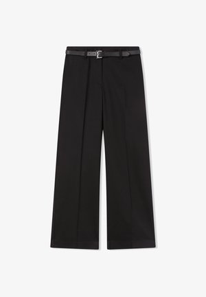 Pantaloni neri a gamba larga con una texture liscia e una cintura coordinata. Presentano una vita classica e pieghe frontali per un dettaglio aggiuntivo.
