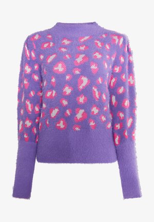 Paarse donzige trui met een vlekkenpatroon van een luipaard in roze en wit. Ronde halslijn en lange mouwen. Zachte textuur.