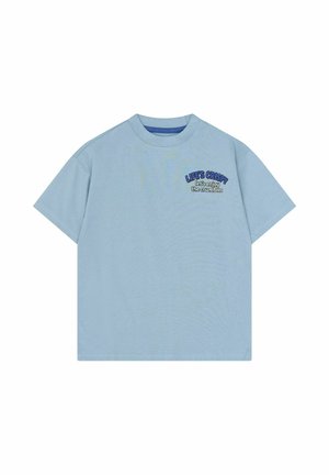Lyseblå T-shirt med korte ærmer og rund halsudskæring med teksten "LIFE'S CRISPY lad os nyde krummerne" på øverste venstre bryst.