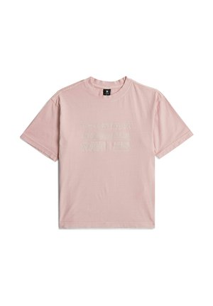 Hellrosa Kurzarm-T-Shirt mit rundem Ausschnitt und dezentem, geprägtem Schriftzug "G-STAR ORIGINALS RAW" auf der Brust.