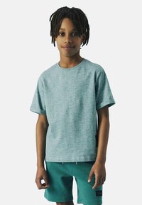 Name it NKMFREDERY SS NREG PB - T-shirt basic - deep jungle