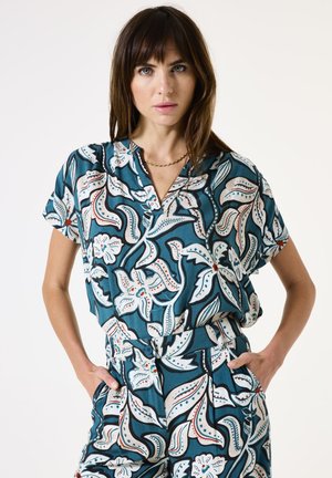 Blouse - blue lagoon