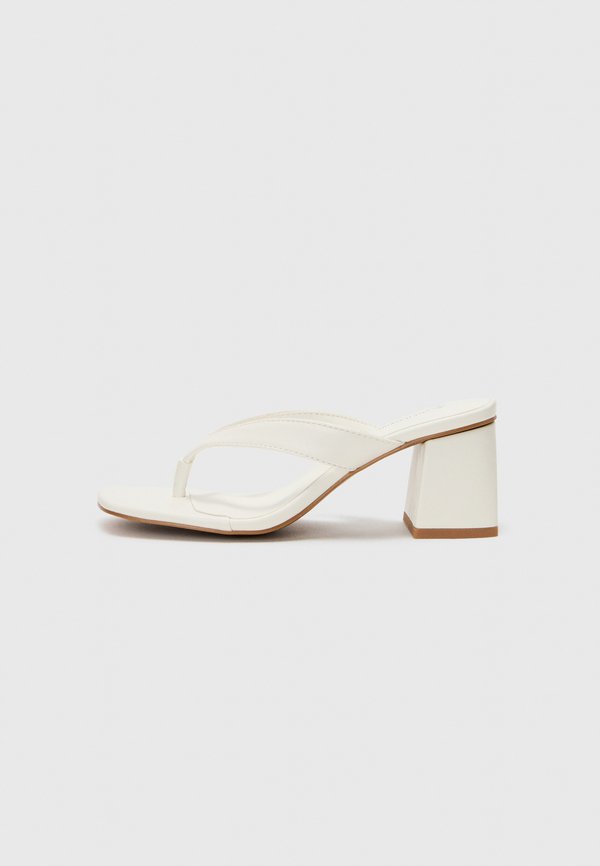 CALII - T-bar sandals