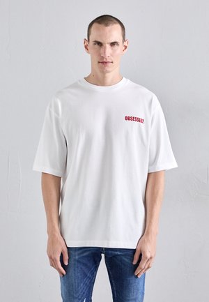 LOOSE FIT TEE - T-shirt imprimé - white/red