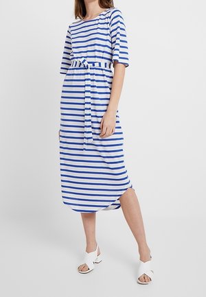 Abito midi a righe con strisce orizzontali blu e bianche, maniche corte, vita con cintura e orlo arrotondato, realizzato in morbido cotone.