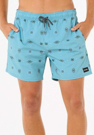 Shorts de bain bleus avec taille à cordon, poches latérales et motifs géométriques colorés sur l'ensemble. Fabriqués en matière légère et à séchage rapide.