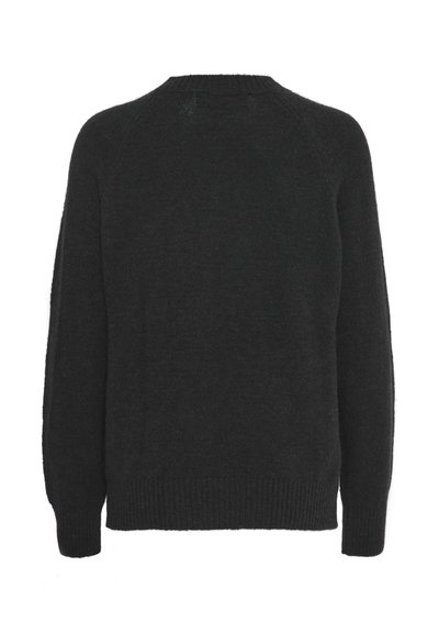 Zwarte gebreide trui met een ronde halslijn, lange raglanmouwen en geribbelde boorden en zoom. Gemaakt van zachte, getextureerde stof.