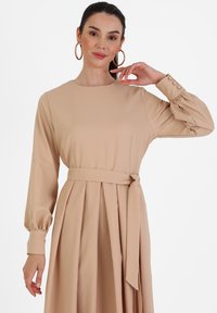 Modanisa TAVIN  - Maxi-jurk - sandstone