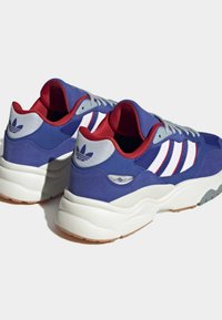 adidas Originals RETROPY F90 UNISEX - Tenisky - semi lucid blue/off white/better scarlet