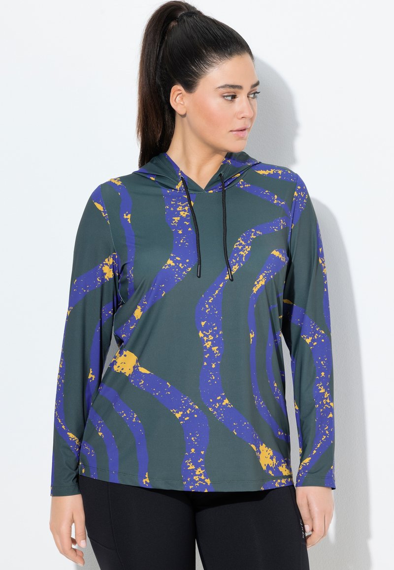 Grüner, langärmeliger Kapuzenpullover mit einem abstrakten, wellenförmigen Muster in Lila und Gelb. Hergestellt aus glattem, elastischem Stoff mit lockerer Passform.