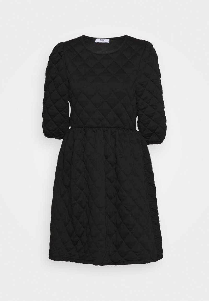 Robe noire matelassée avec un col rond, des manches bouffantes trois-quarts et une taille cintrée. Présente un ourlet qui tombe au-dessus du genou.