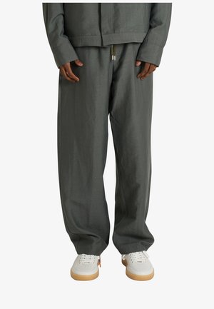 Costumein, TROUSERS - Pantaloni - green