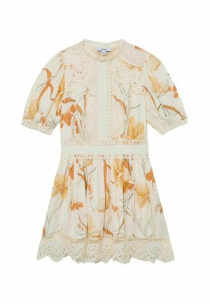 Kreemikas lühikeste varrukatega kleit apelsinikarva lillemustriga, pitsdetailidega krae, varrukate, vöökoha ja hembuse ümber ning kogutud seelikuga.