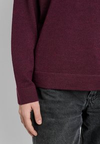 Lind - Sweter