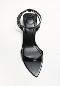 Bershka Sandale s visokom petom - black