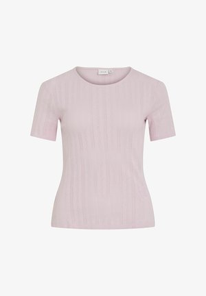 Haut rose clair à manches courtes avec une texture côtelée, des rayures verticales et de subtils motifs en diamant. Encolure ronde, design ajusté.