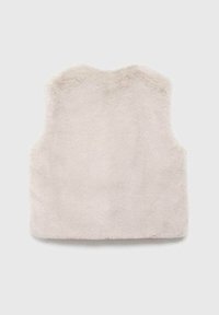 Prsluk od umjetnog krzna u svijetlo bež boji, bez rukava, meke teksture, okrugli izrez i ravni donji rub bez vidljivih kopčanja.