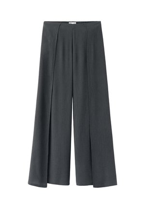 Pantalones negros de pierna ancha con pliegues frontales y tejido texturizado, con cintura alta y ajuste relajado.