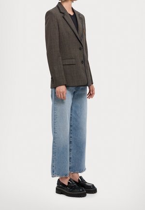 Blazer - brown