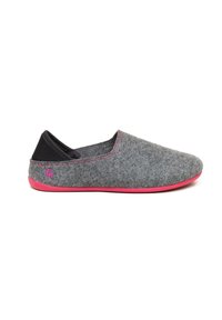 Chaussons gris avec des accents noirs et une semelle en caoutchouc rose. Forme arrondie, design sans lacets, et détail de couture contrastant.