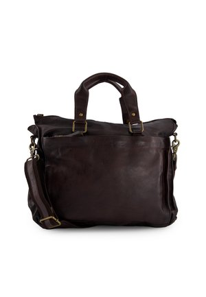 Donkerbruine leren aktetas met dubbele handgrepen, voorvak met ritssluiting en verstelbare afneembare schouderriem op een witte achtergrond.