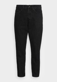 Czarne dżinsy o slim fit, z guzikiem, pięcioma kieszeniami i subtelną teksturą, zaprezentowane na białym tle.