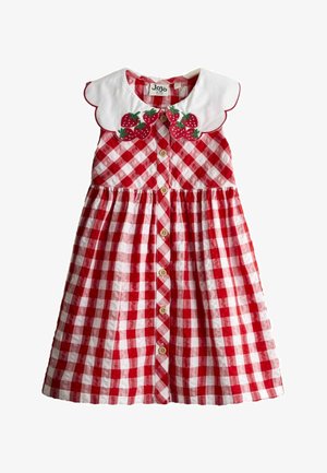 Robe sans manches à carreaux rouges et blancs avec des boutons en bois sur le devant et un col blanc festonné brodé de fraises.