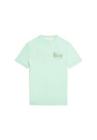 Camiseta de manga corta color verde menta hecha de tela suave. Presenta un pequeño logo de montaña con texto en la zona izquierda del pecho. Corte casual.