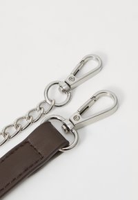 Thumbnail Image 5