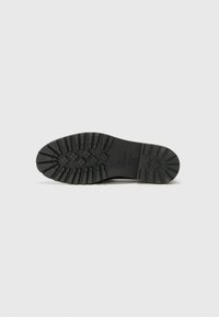 Castañer Slippers - cafe