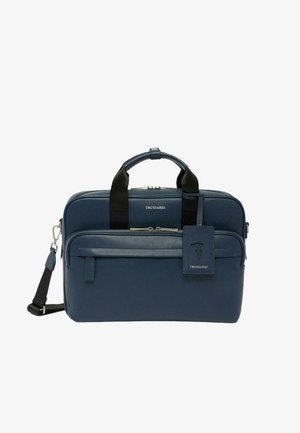 Navyblauwe leren laptoptas met een gestructureerde afwerking, dubbele bovenhandvatten, afneembare schouderriem, voorste ritszak en logotag.