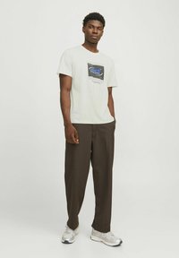 Jack & Jones Triko s potiskem - marshmallow