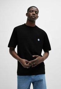 HUGO NILEY - T-shirt - bas - black one