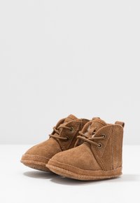 UGG Geboortegeschenk - cognac