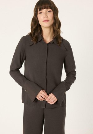 Touché Privé, SHIRT AND TROUSER SET WITH BELT DESIGN - Pantalon classique - acı kahve
