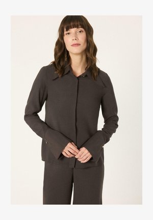 Touché Privé, SHIRT AND TROUSER SET WITH BELT DESIGN - Παντελόνι - acı kahve