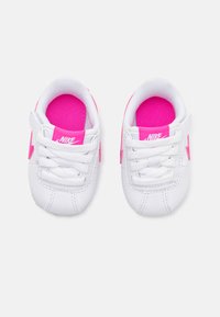 Nike Sportswear CORTEZ EASYON - Sportbačiai - white/laser fuchsia