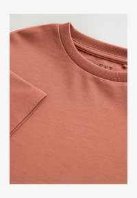 Vybráno, chocolate brown