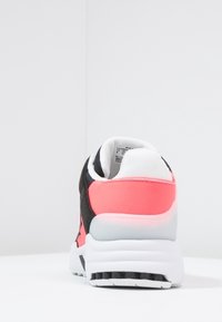 adidas Originals EQUIPMENT SUPPORT - Sneakers - core black/turbo