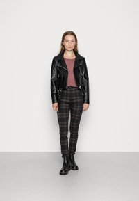 ONLY ONLGEENA XO NOOS - Camisola - rose brown
