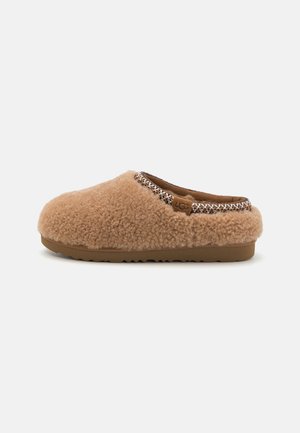 TASMAN MAXI CURLY UNISEX - Tøfler - chestnut