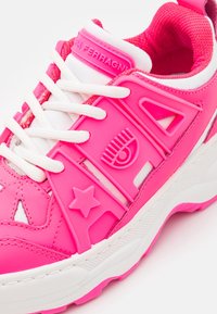 CHIARA FERRAGNI EYE FLY - Sneakers - neon pink