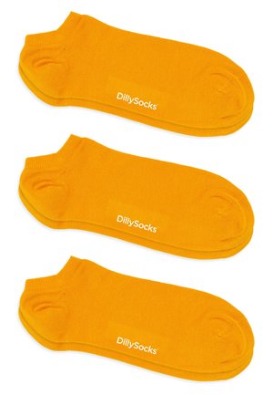 Żółte skarpetki do kostek wykonane z mieszanki bawełny, z prążkowaną teksturą i białym logo "DillySocks" po boku. Ułożone w trzy pary.