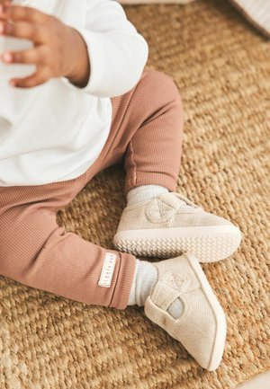 Next, REGULAR FIT - CRAWLER T-BAR BABY SHOES - Boty se suchým zipem - neutral