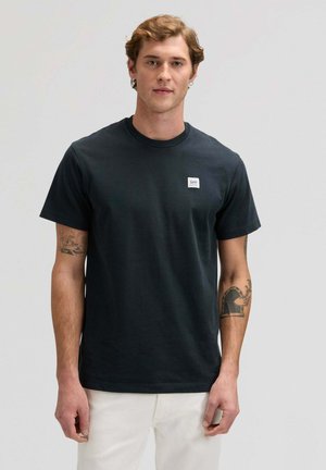 - T-shirt basic