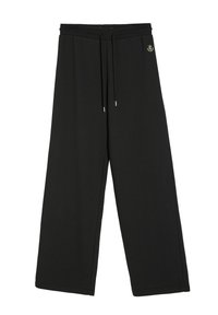Czarne spodnie o szerokich nogawkach, wykonane z miękkiego materiału, z elastycznym paskiem w talii i subtelnym logo po boku. Gładka tekstura na całej powierzchni.