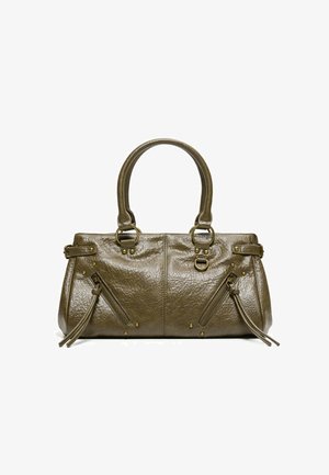 Sac à main en cuir vert olive avec deux poignées, deux poches zippées diagonales avec pompons et petits clous décoratifs en laiton.