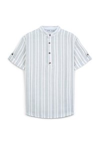 Camicia a maniche corte con colletto alla cinese, caratterizzata da strisce verticali verdi e bianche, cinque bottoni marroni e polsini arrotolati.