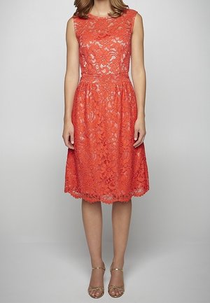 Apart, Robe de soirée - salmon